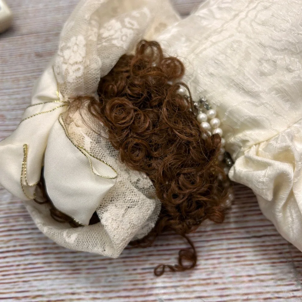 Small Wonders Erica‎ 22 Inch Cloth Doll Cream Jacquard Dress Faux Pearls Vintage